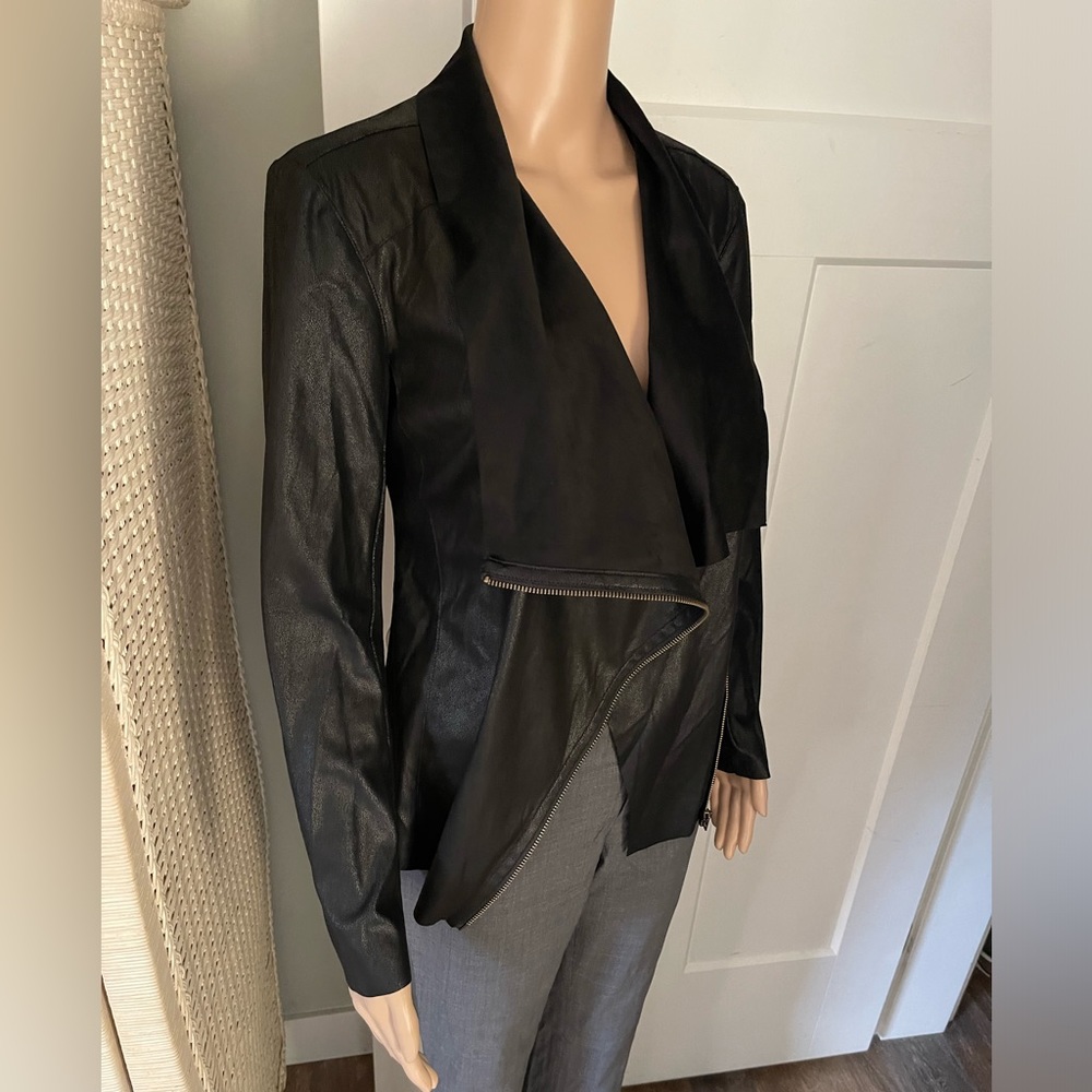Mote Light Jacket - Picture 2 of 8